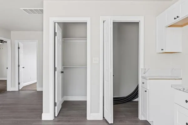 $319,000 | 2557 East Stanford Avenue, Pixley, CA 93256