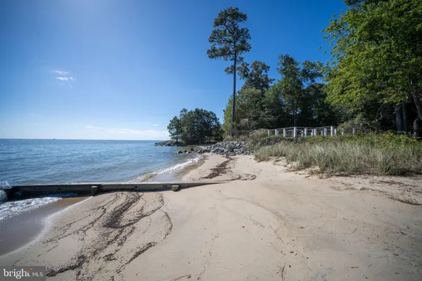 $679,999 | 547 Twin Harbor Road, Reedville, VA 22539