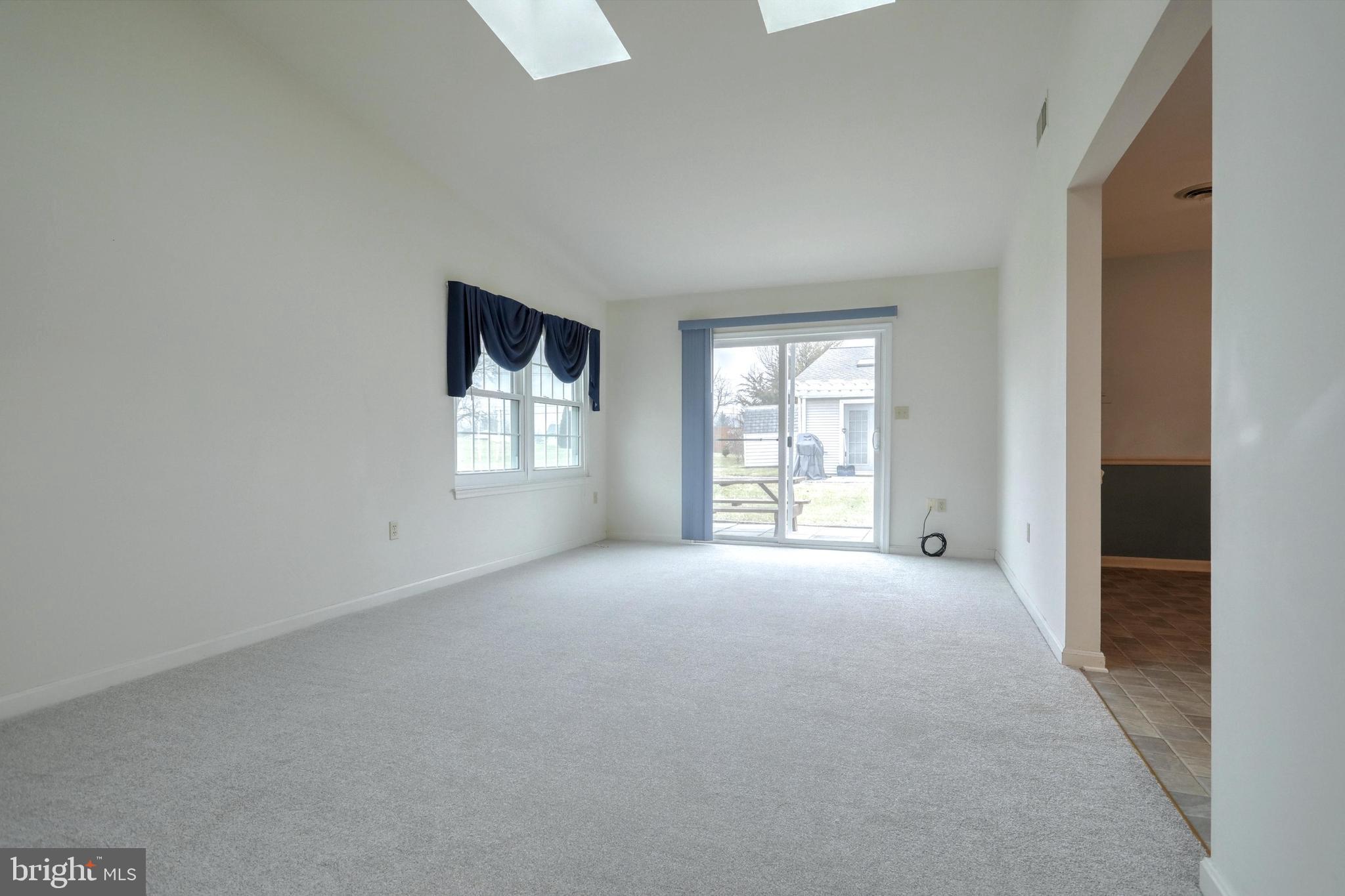 2948 Robin Road York, PA 17404 - Photo 13 of 29 Gallery Image 13