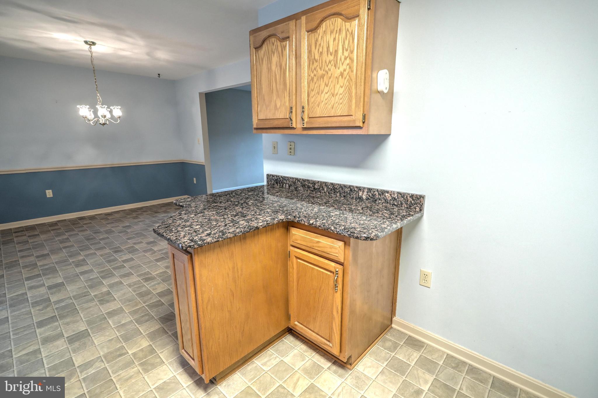 2948 Robin Road York, PA 17404 - Photo 8 of 29 Gallery Image 8