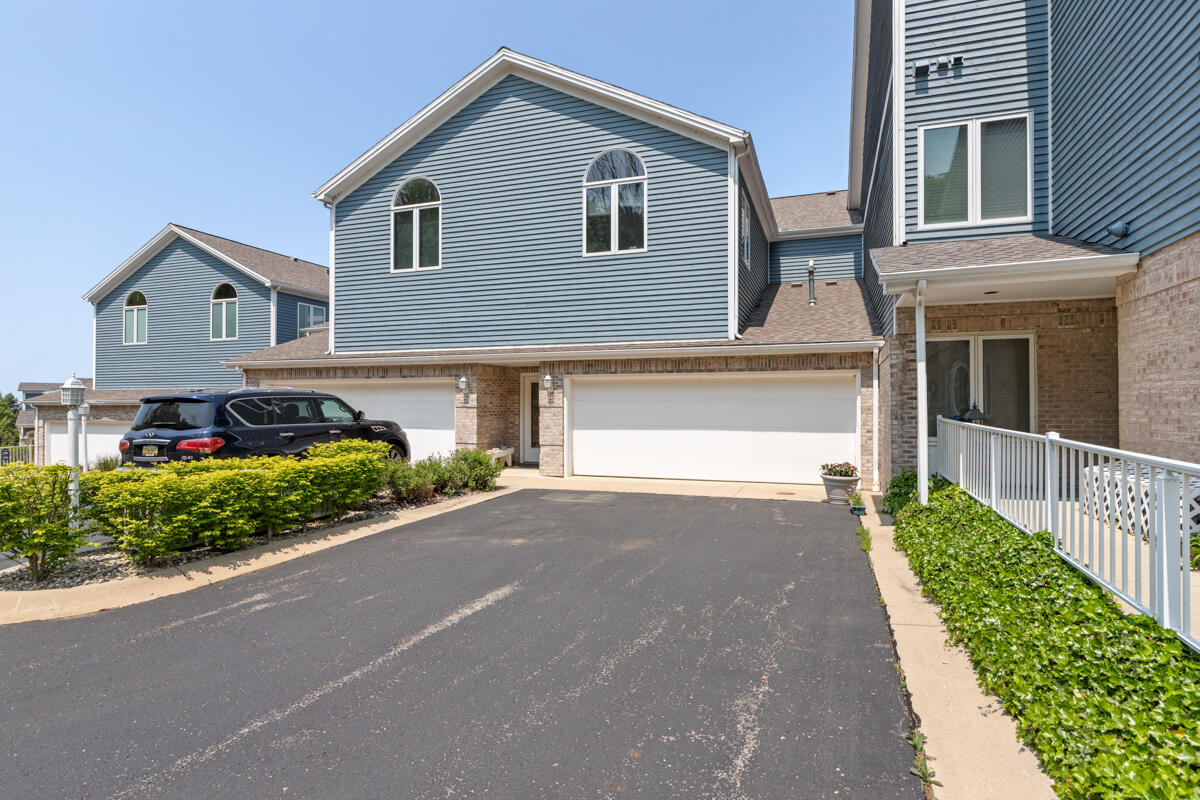 4144 Ridge Road, Unit 25 Stevensville, MI 49127 - Photo 3 of 25 IMG_1001