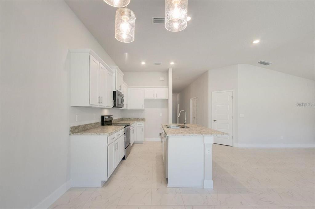 4404 Southwest 92nd Pl Road Ocala, FL 34476 - Photo 5 of 33 Gallery Image 5