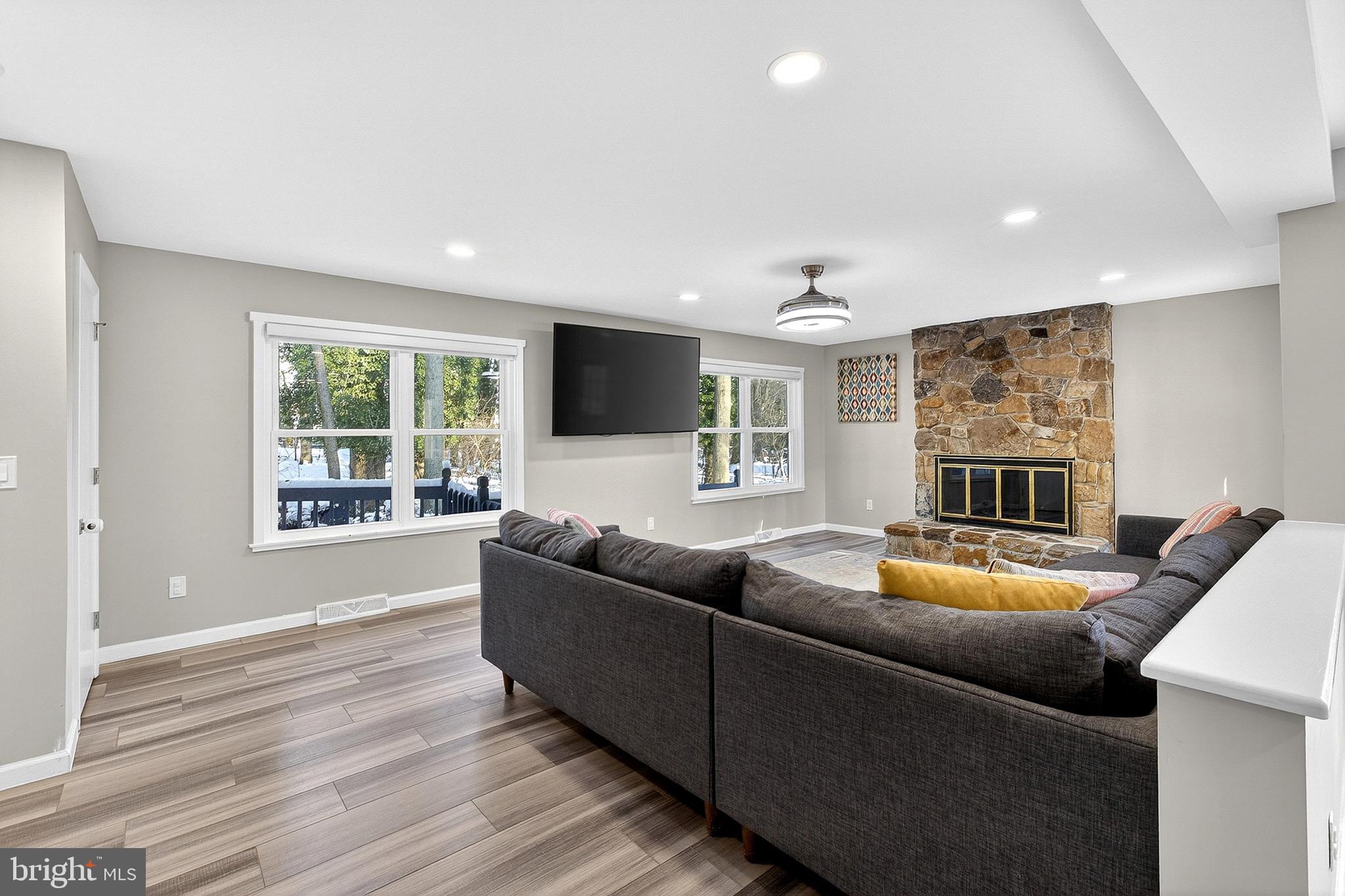 722 Foxdale Road Wilmington, DE 19803 - Photo 25 of 81 2nd Living Room w/Fireplace