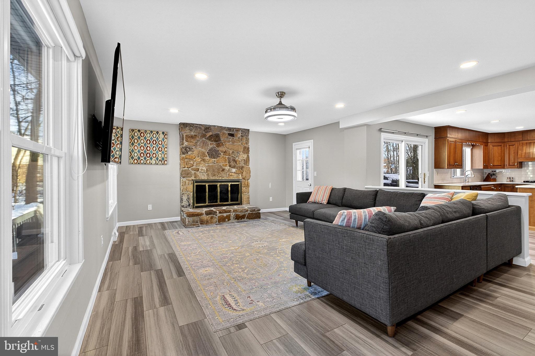 722 Foxdale Road Wilmington, DE 19803 - Photo 26 of 81 2nd Living Room w/Fireplace