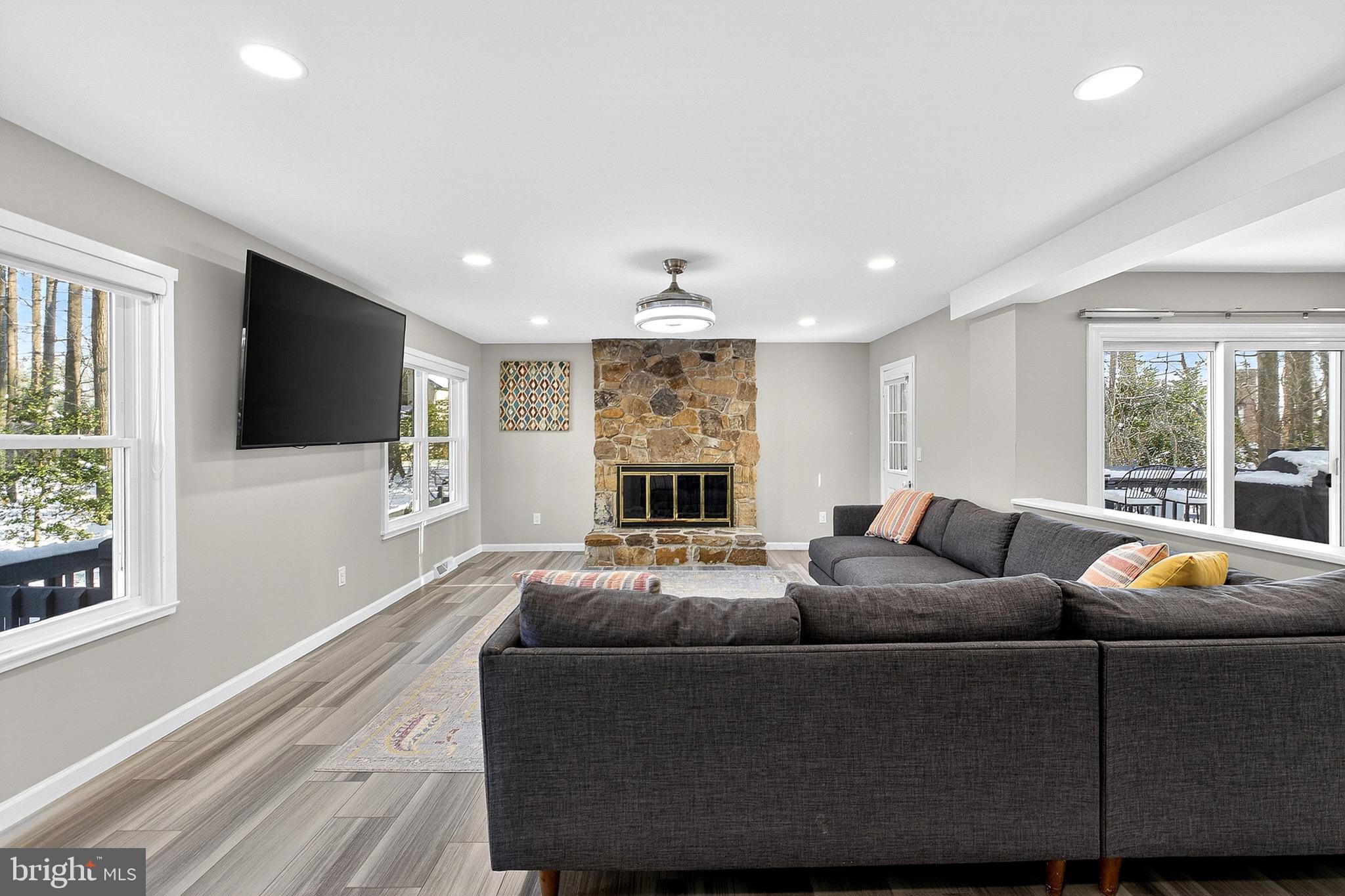 722 Foxdale Road Wilmington, DE 19803 - Photo 29 of 81 2nd Living Room w/Fireplace