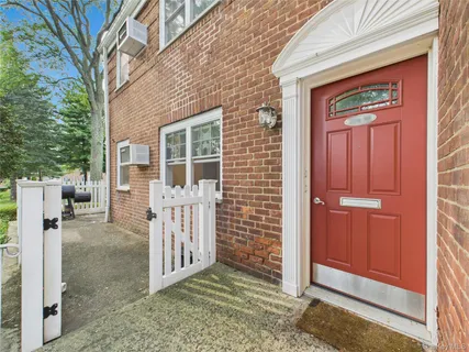 a view of a entrance with a house