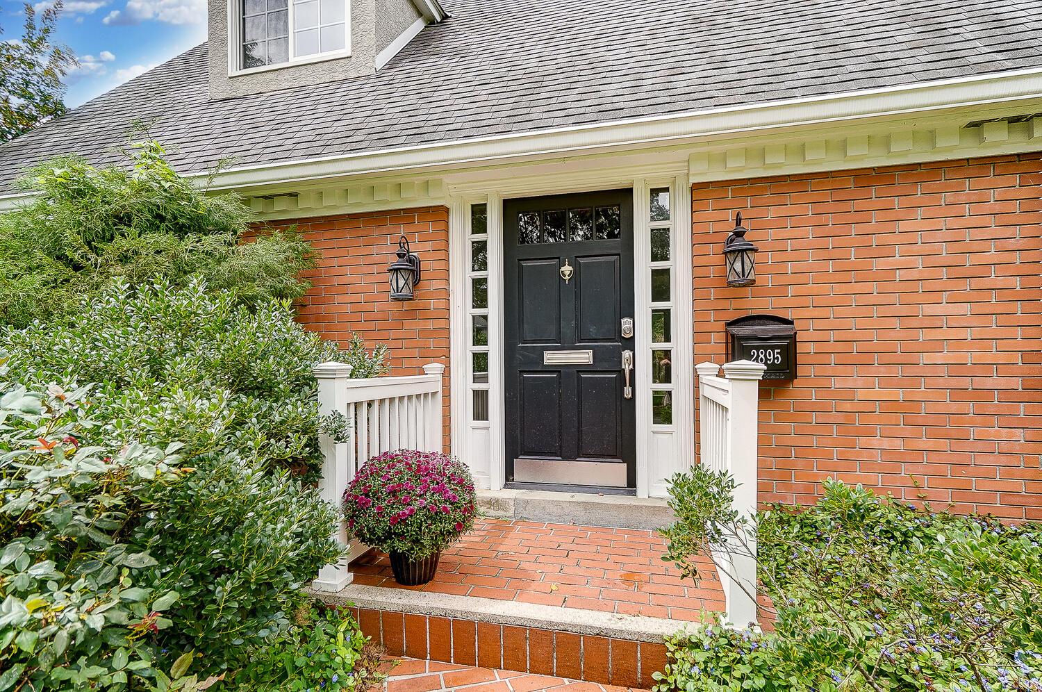 2895 Halstead Road Upper Arlington, OH 43221 - Photo 3 of 63 50041490-004_web