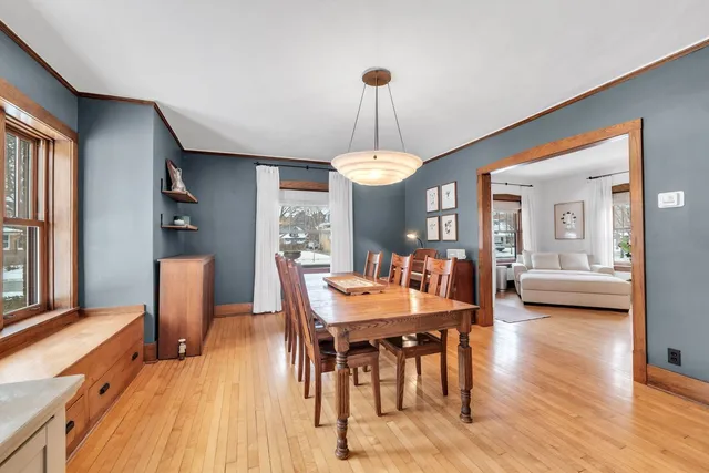 $700,000 | 17 South Maple Street, Mount Prospect, IL 60056