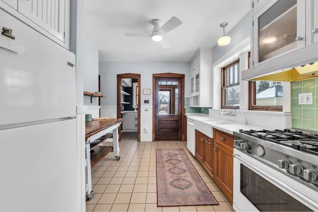 $700,000 | 17 South Maple Street, Mount Prospect, IL 60056