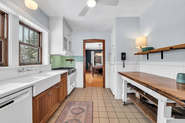 $700,000 | 17 South Maple Street, Mount Prospect, IL 60056