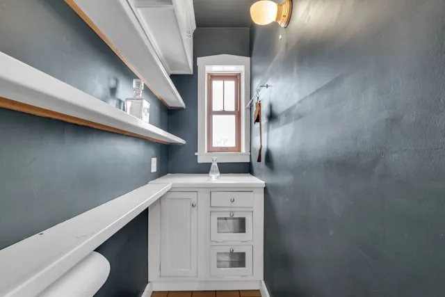 $700,000 | 17 South Maple Street, Mount Prospect, IL 60056