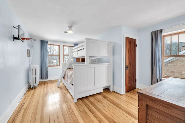 $700,000 | 17 South Maple Street, Mount Prospect, IL 60056