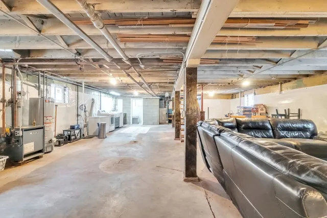 $700,000 | 17 South Maple Street, Mount Prospect, IL 60056