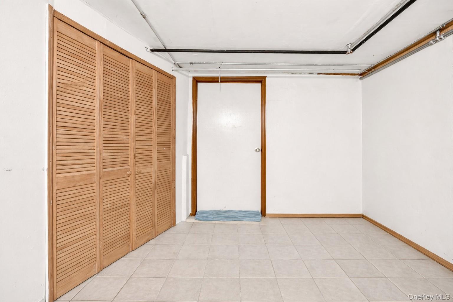 3062 Harding Avenue Bronx, NY 10465 - Photo 29 of 34 a view of empty room