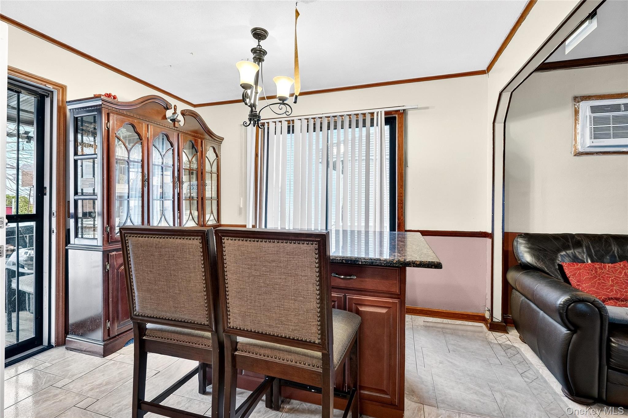 3062 Harding Avenue Bronx, NY 10465 - Photo 7 of 34 a dining room with furniture and window