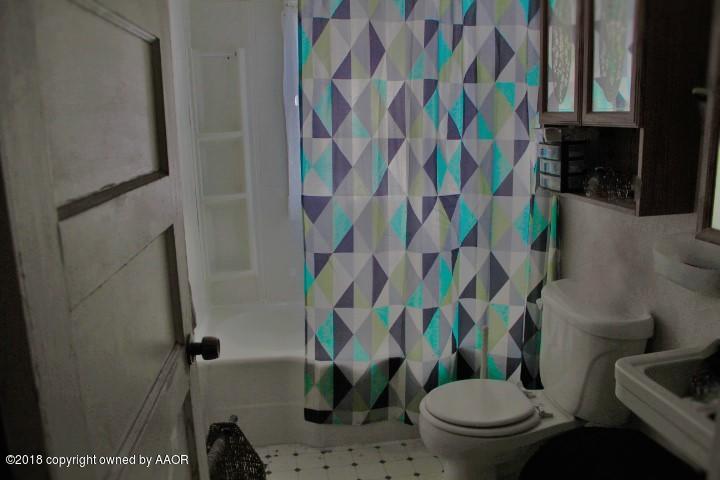 3822 Bowie Street Amarillo, TX 79110 - Photo 5 of 14 IMG_4977