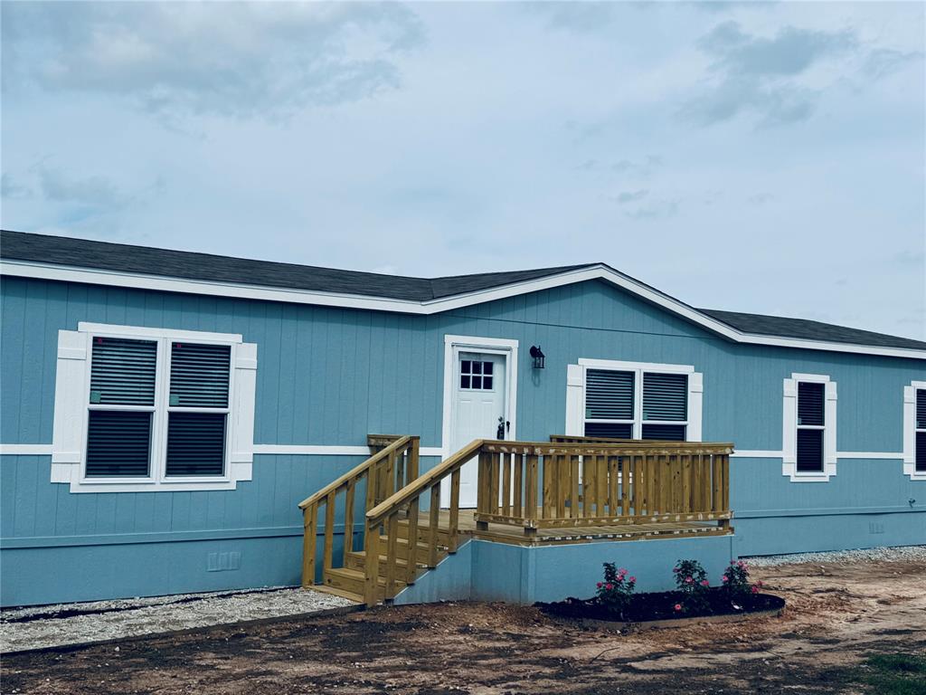 175 Cedar Drive Azle, TX 76020 - Photo 2 of 25