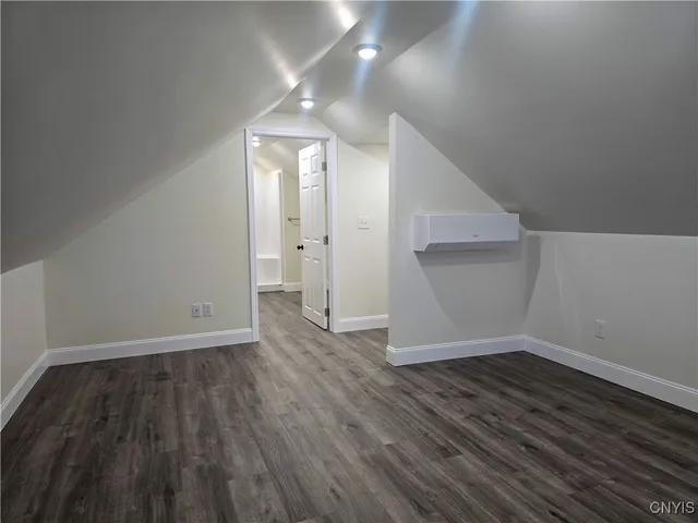 $2,000 | 2287 Lake Road, Unit 2, Canastota, NY 13032