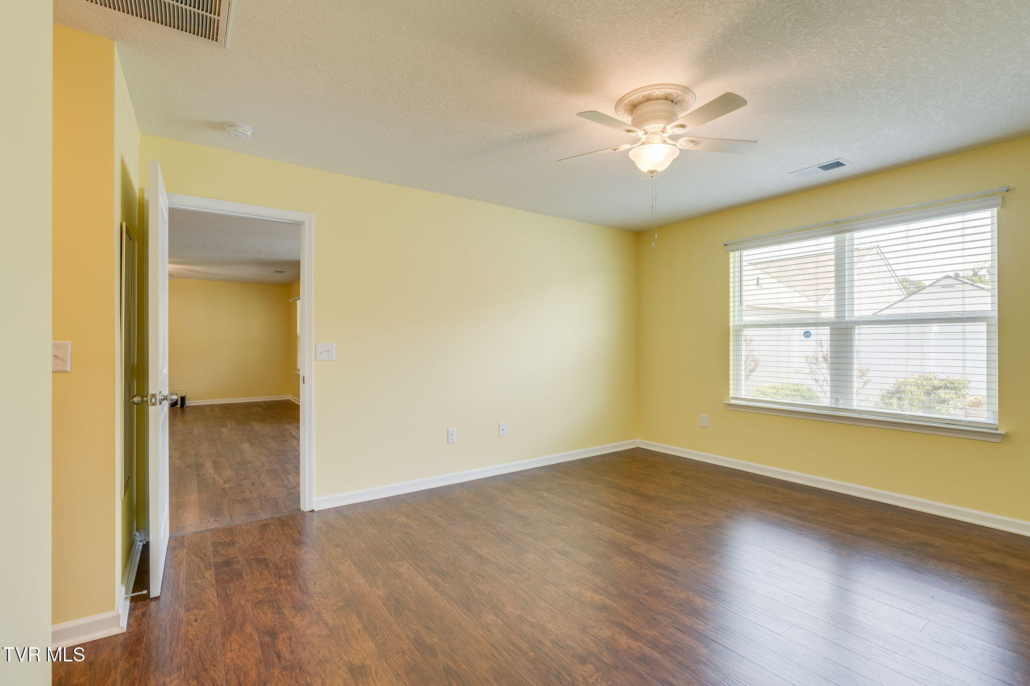 1245 Stamp Lodge Road Kingsport, TN 37660 - Photo 20 of 40 017-Primary Suite