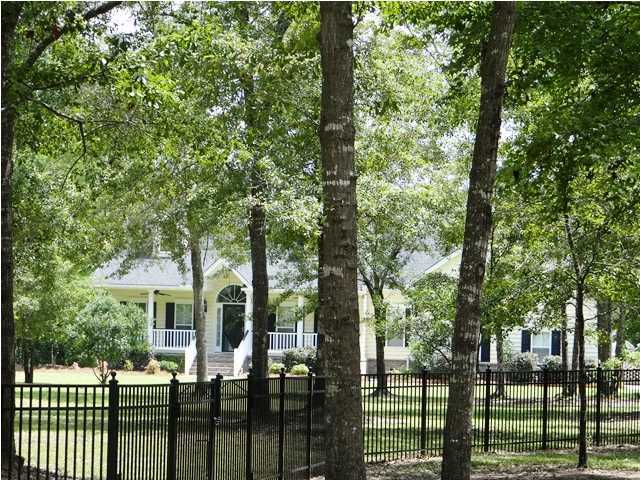 6607 Old Jacksonboro Road Ravenel, SC 29470 - Photo 1 of 23 Primary Photo