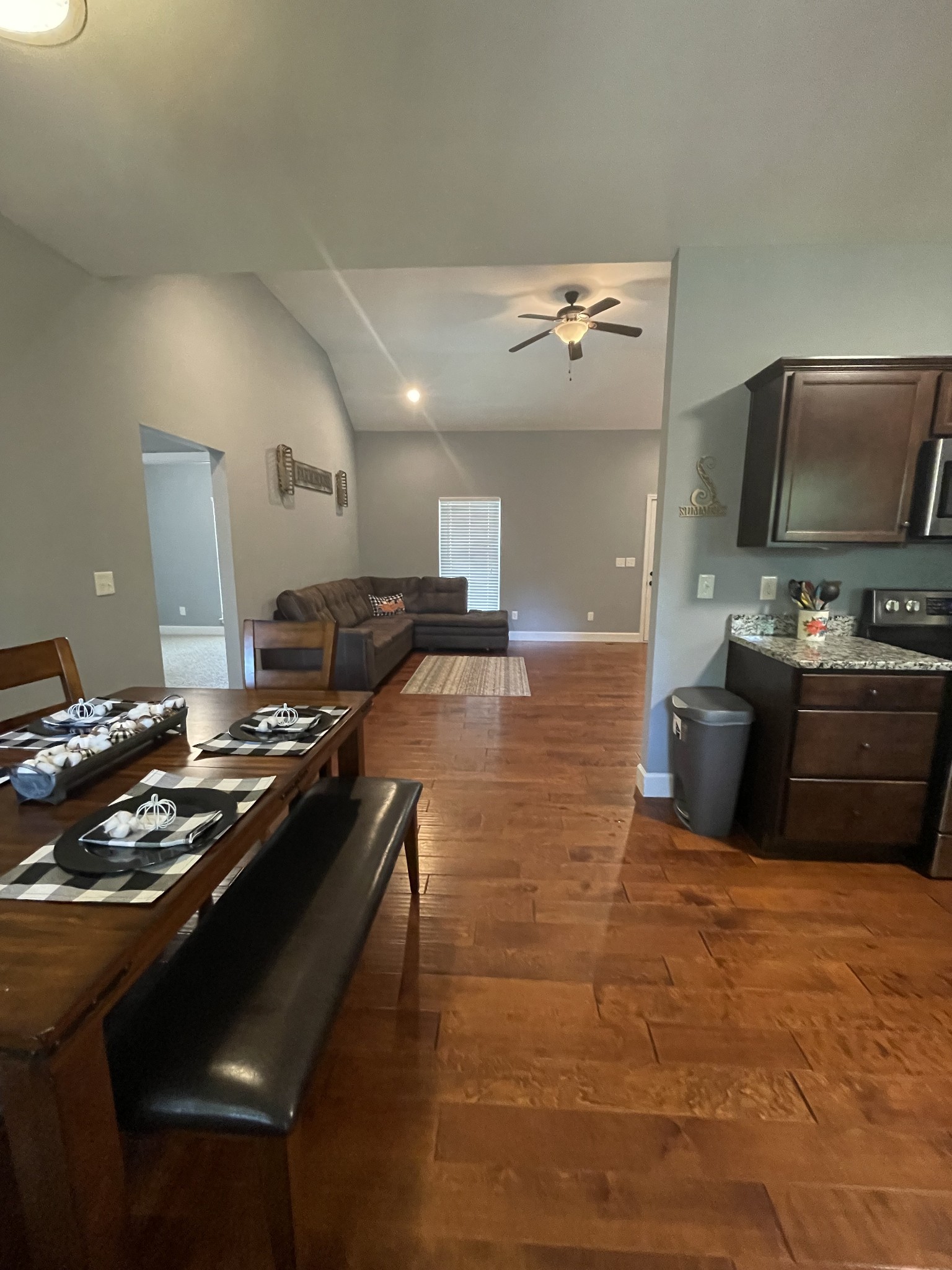884 Hooper Road Charlotte, TN 37036 - Photo 11 of 30 Gallery Image 11