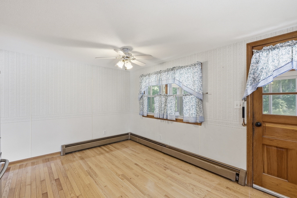 335 Pelham Road Dracut, MA 01826 - Photo 13 of 30