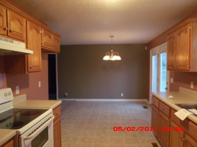 363 North Harris Road Portland, TN 37148 - Photo 2 of 9 Open kitchen to dining area