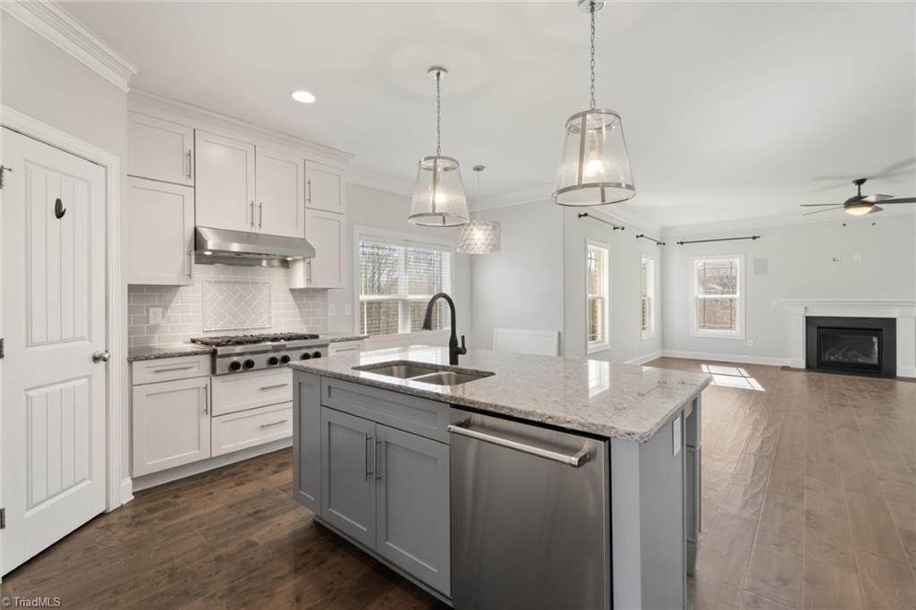 8254 Arbor Ridge Lane Clemmons, NC 27012 - Photo 12 of 40 Gallery Image 12