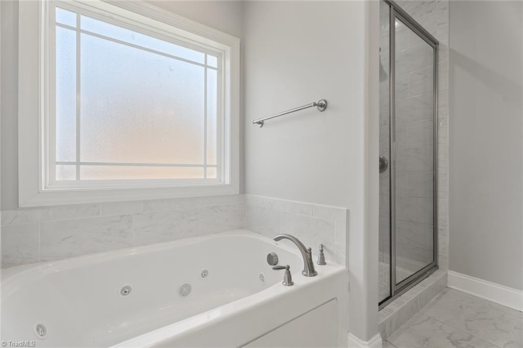 8254 Arbor Ridge Lane Clemmons, NC 27012 - Photo 18 of 40 Primary bath