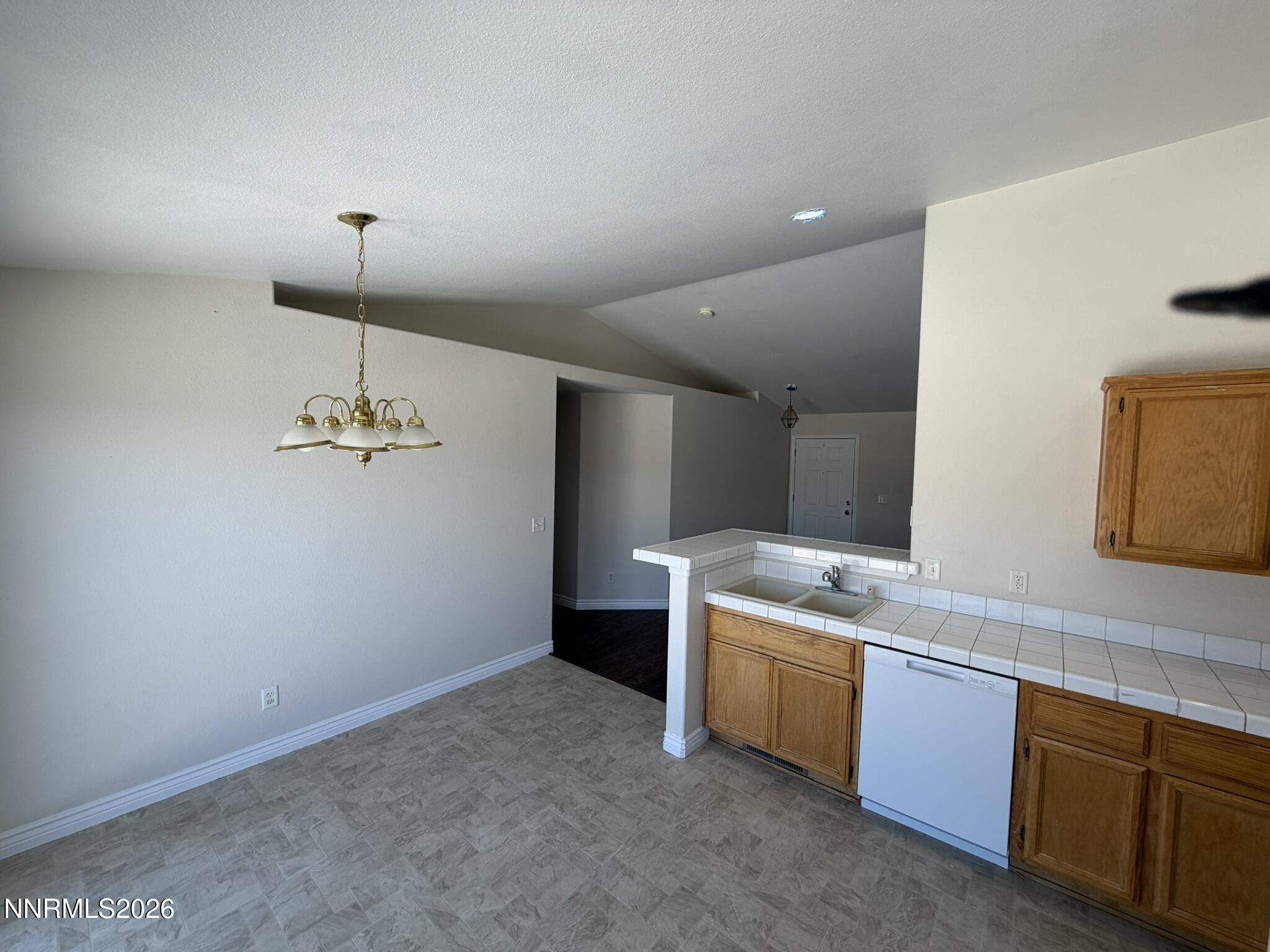 2136 Fort Bridger Road Fernley, NV 89408 - Photo 6 of 26 IMG_0461