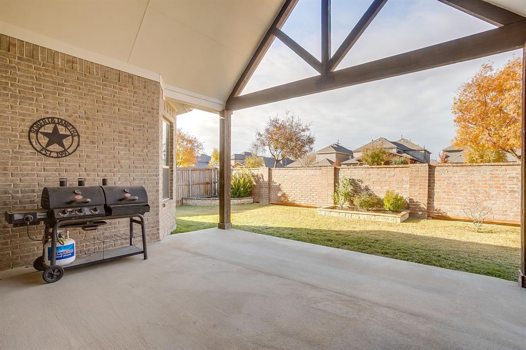 11829 Kynborrow Road Fort Worth, TX 76052 - Photo 37 of 39 a view of an empty room with a sink and a large window