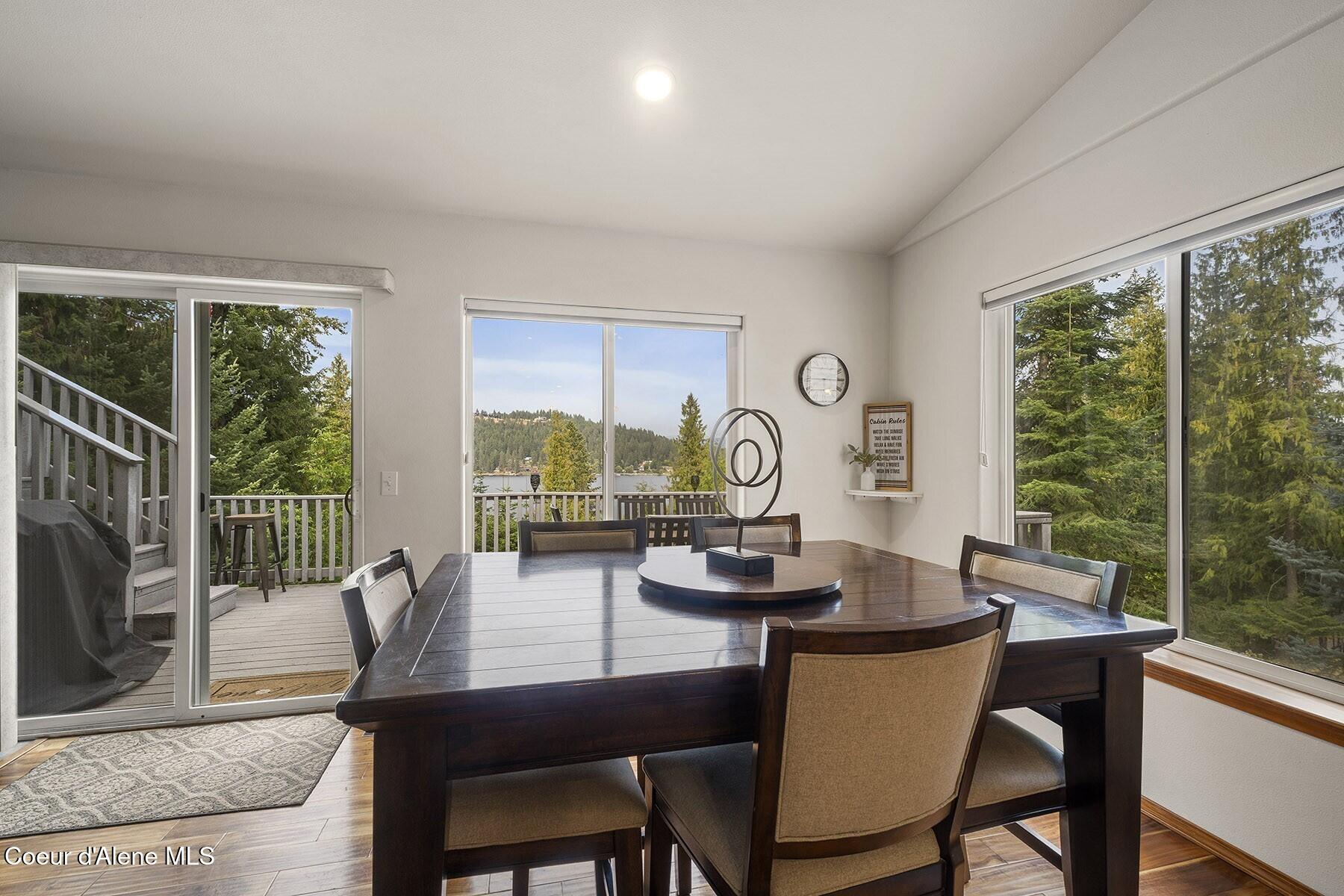 19820 South Alcan Road Coeur D'Alene, ID 83814 - Photo 16 of 81 Dining Area with Lake Views