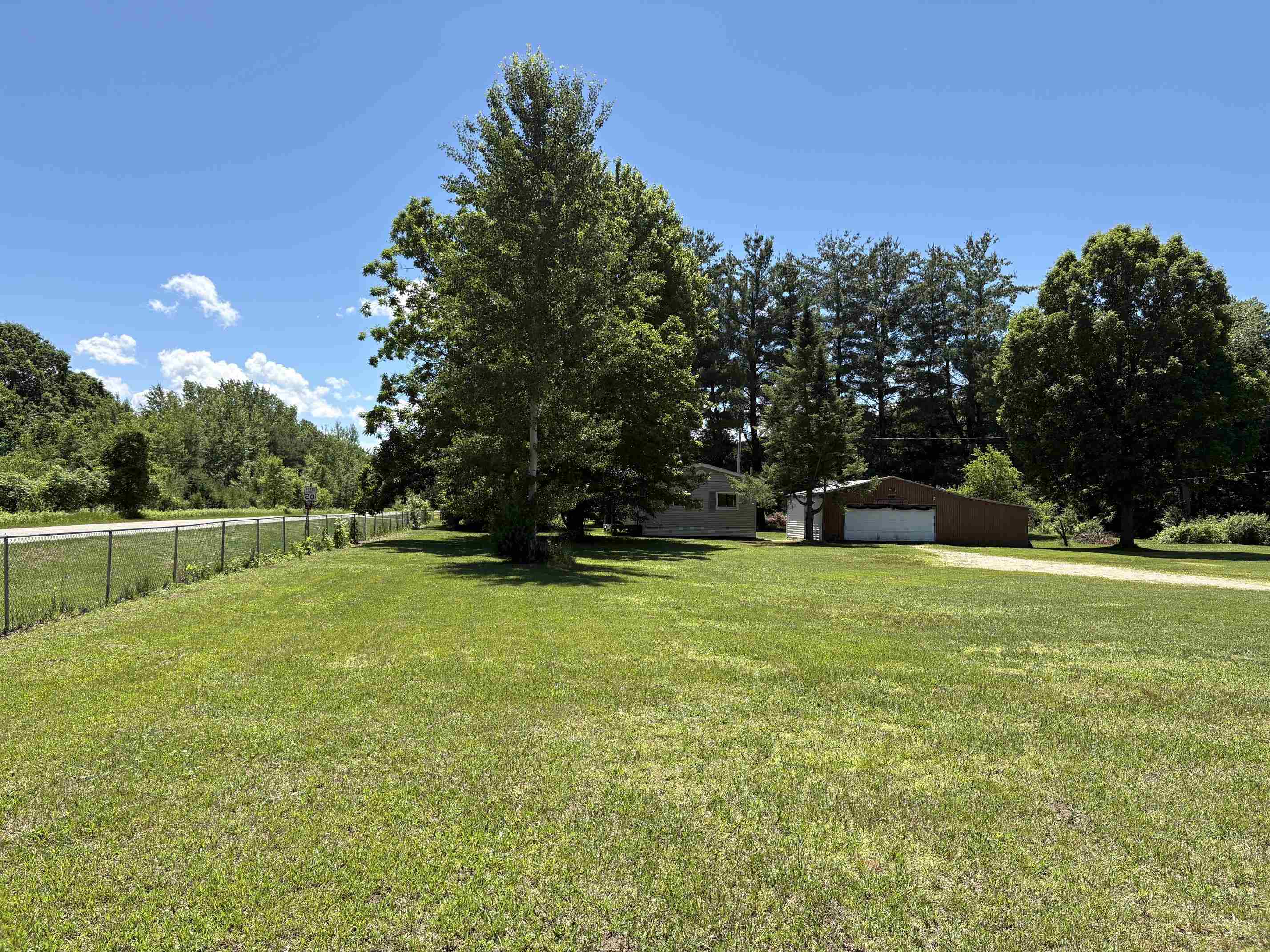 4727 Brown Road Vassar, MI 48768 - Photo 4 of 9