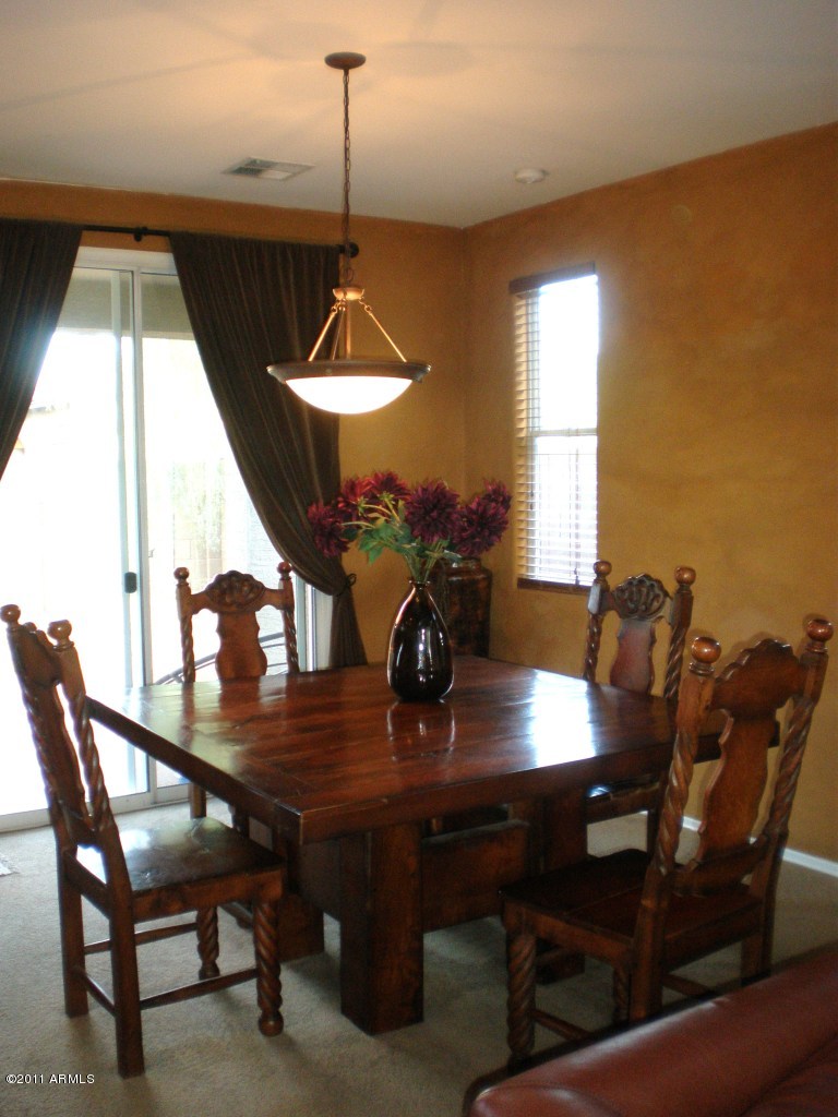 3902 East Pollack Street Phoenix, AZ 85042 - Photo 7 of 11 07 Dining Area