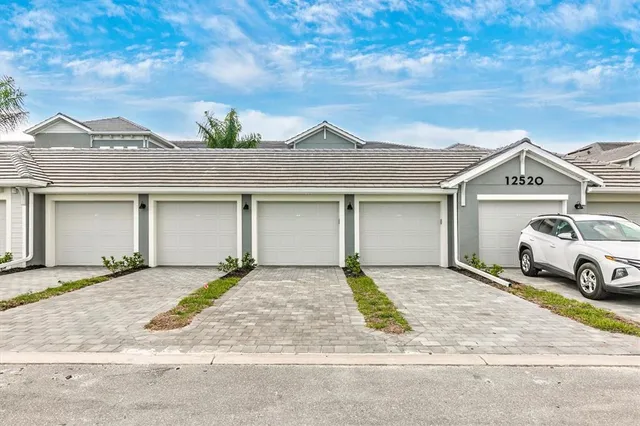 $2,500 | 12520 Galapagos Street, Unit 107, Venice, FL 34293