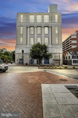 $176,900 | 231 State Street, Unit 303, Harrisburg, PA 17101