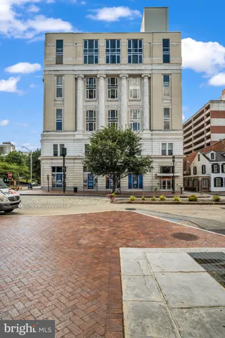 $176,900 | 231 State Street, Unit 303, Harrisburg, PA 17101