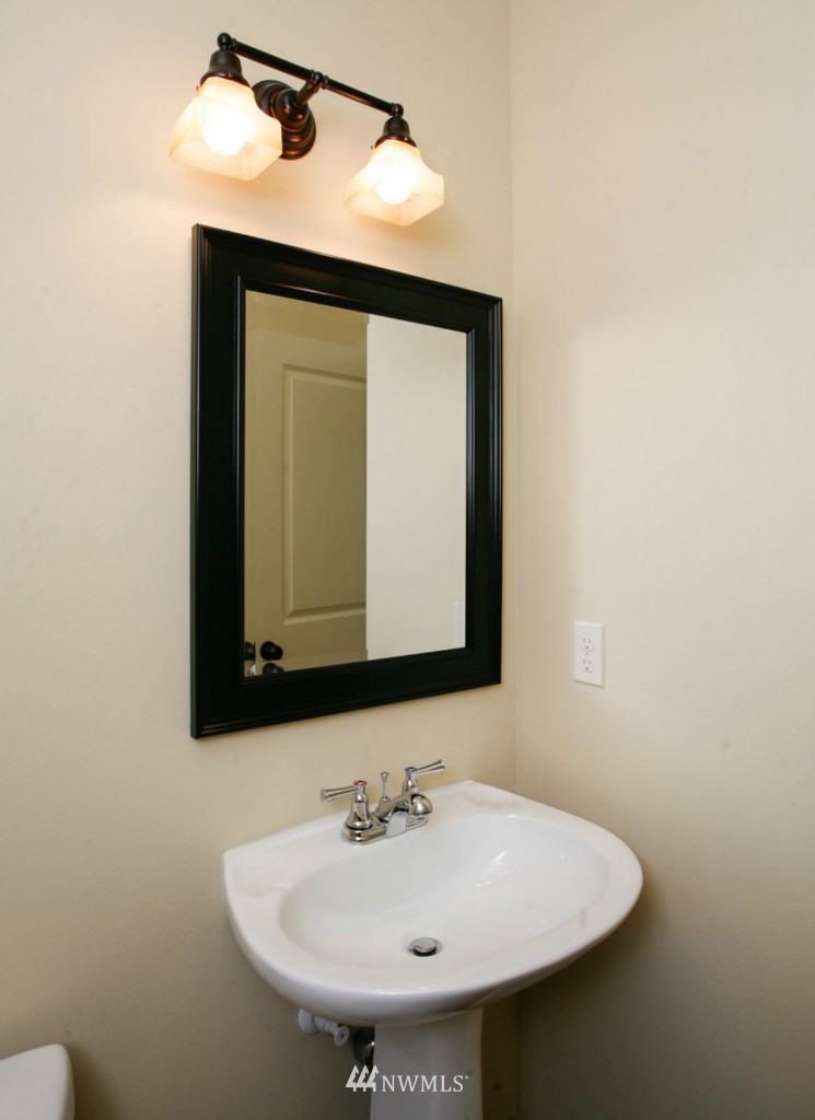 5410 Carpenter Road Southeast Lacey, WA 98513 - Photo 8 of 14 Gallery Image 8
