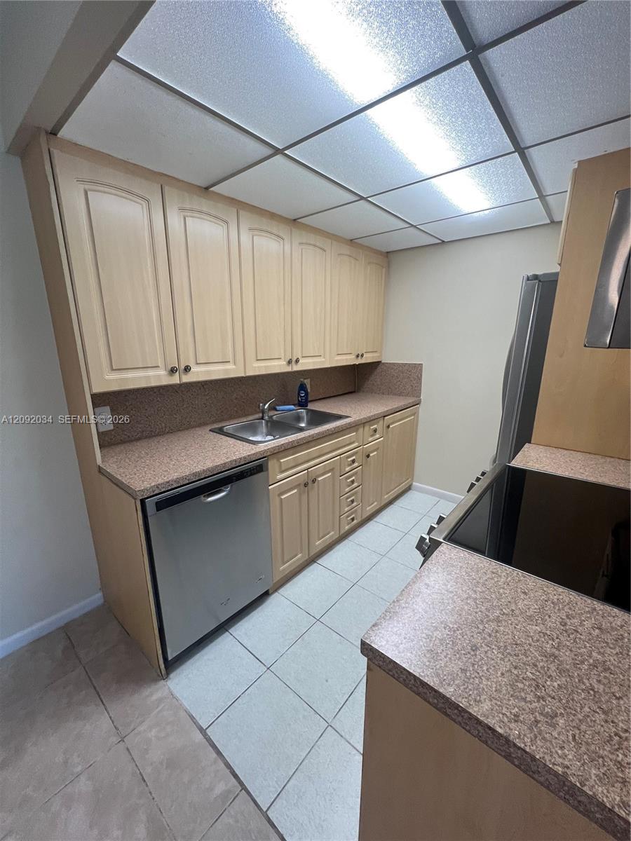 1087 Cornwall East, Unit 1087 Boca Raton, FL 33434 - Photo 7 of 18 Gallery Image 7