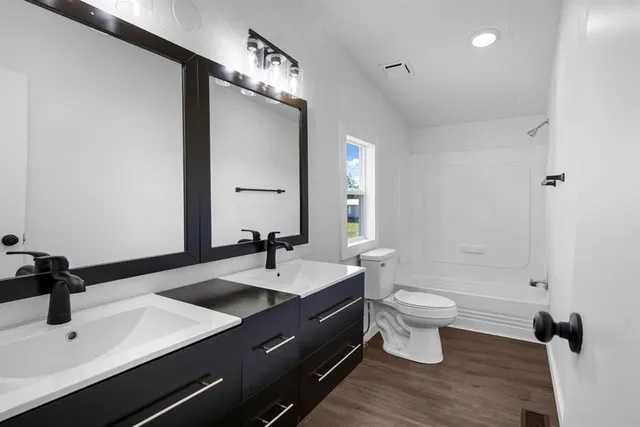 $1,750 | 17982 County Road 4104, Lindale, TX 75771