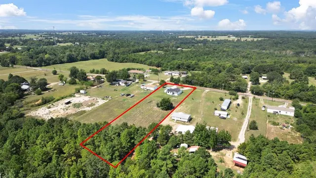 $1,750 | 17982 County Road 4104, Lindale, TX 75771