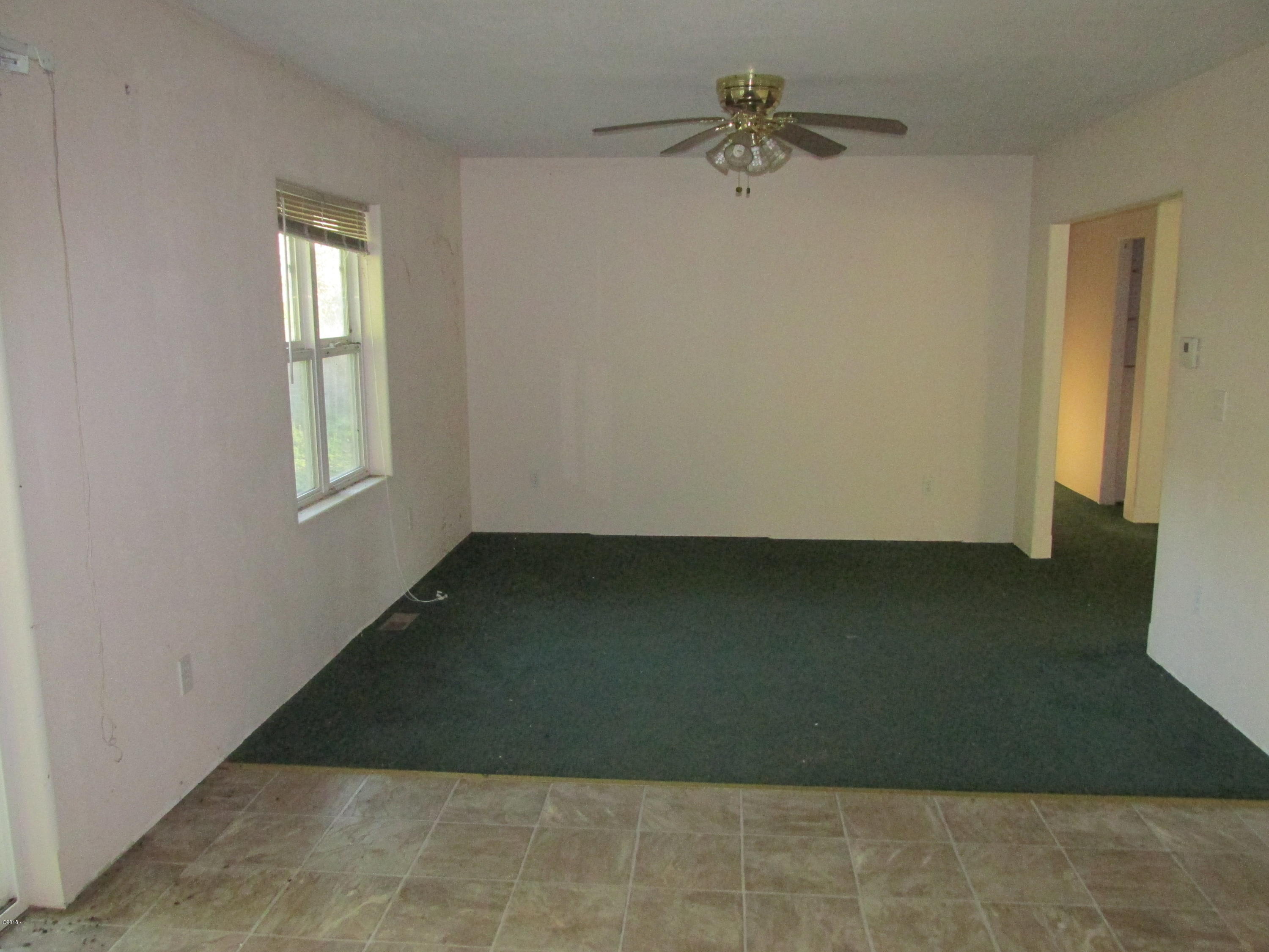 516 Elk City Road Toledo, OR 97391 - Photo 8 of 15 Dining room