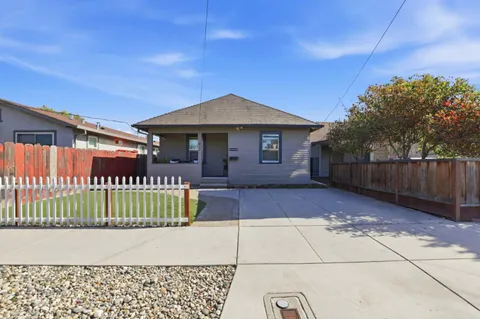 $560,000 | 827 Central Avenue, Hollister, CA 95023