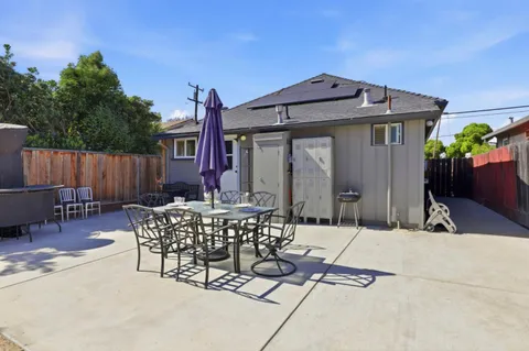 $560,000 | 827 Central Avenue, Hollister, CA 95023