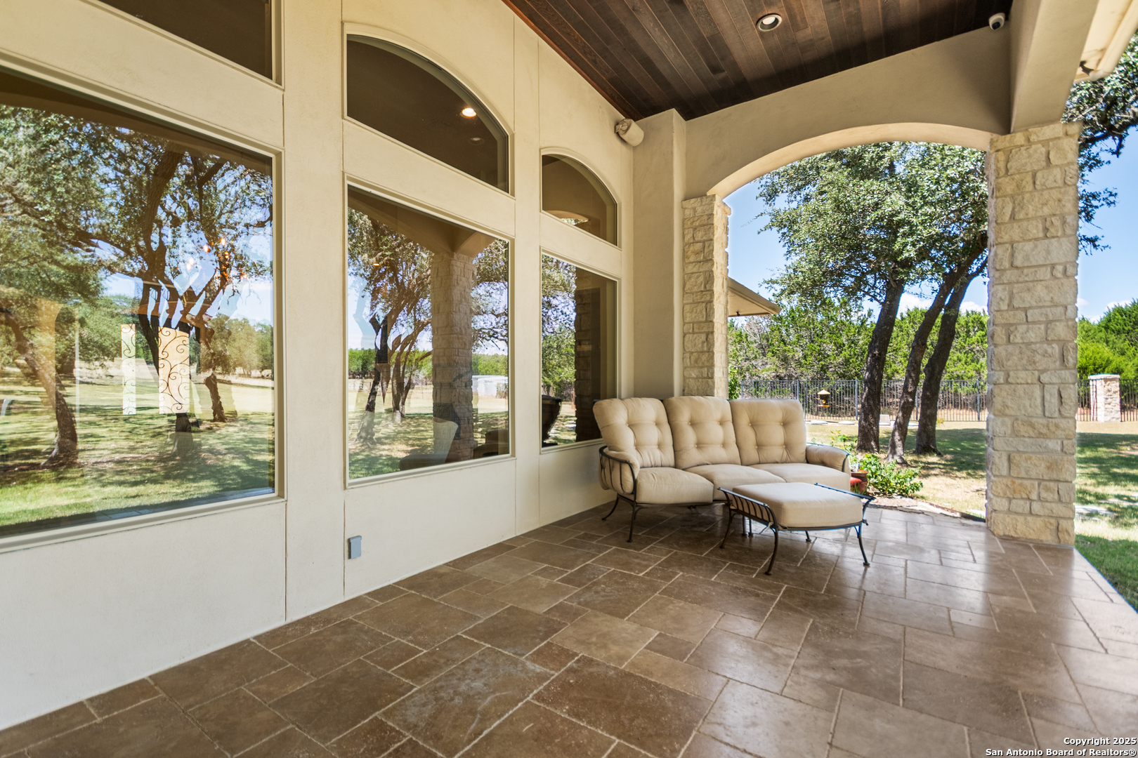 68 Brook Ridge Fair Oaks Ranch, TX 78015 - Photo 36 of 69 a building outdoor space with patio furniture and potted plants