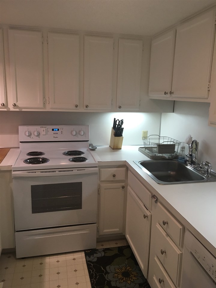 11 Whaleback Road, Unit 2 Lincoln, NH 03251 - Photo 4 of 17