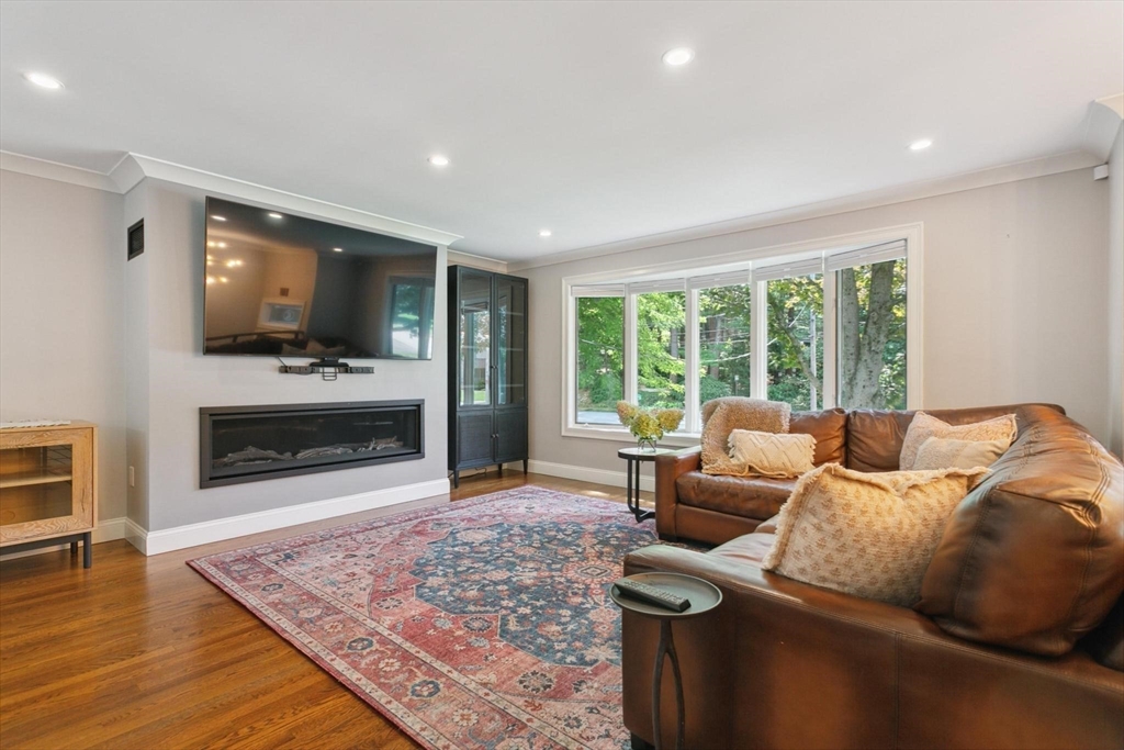28 Pasture Road Reading, MA 01867 - Photo 11 of 42 Gallery Image 11