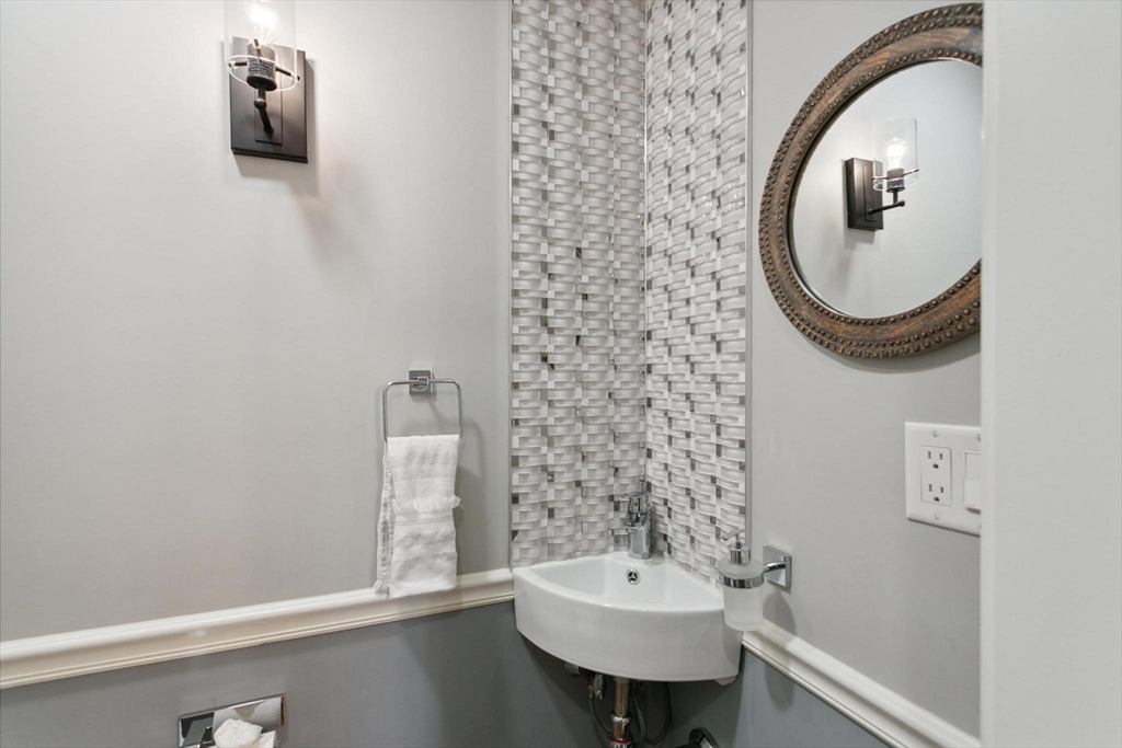 28 Pasture Road Reading, MA 01867 - Photo 21 of 42 Gallery Image 21