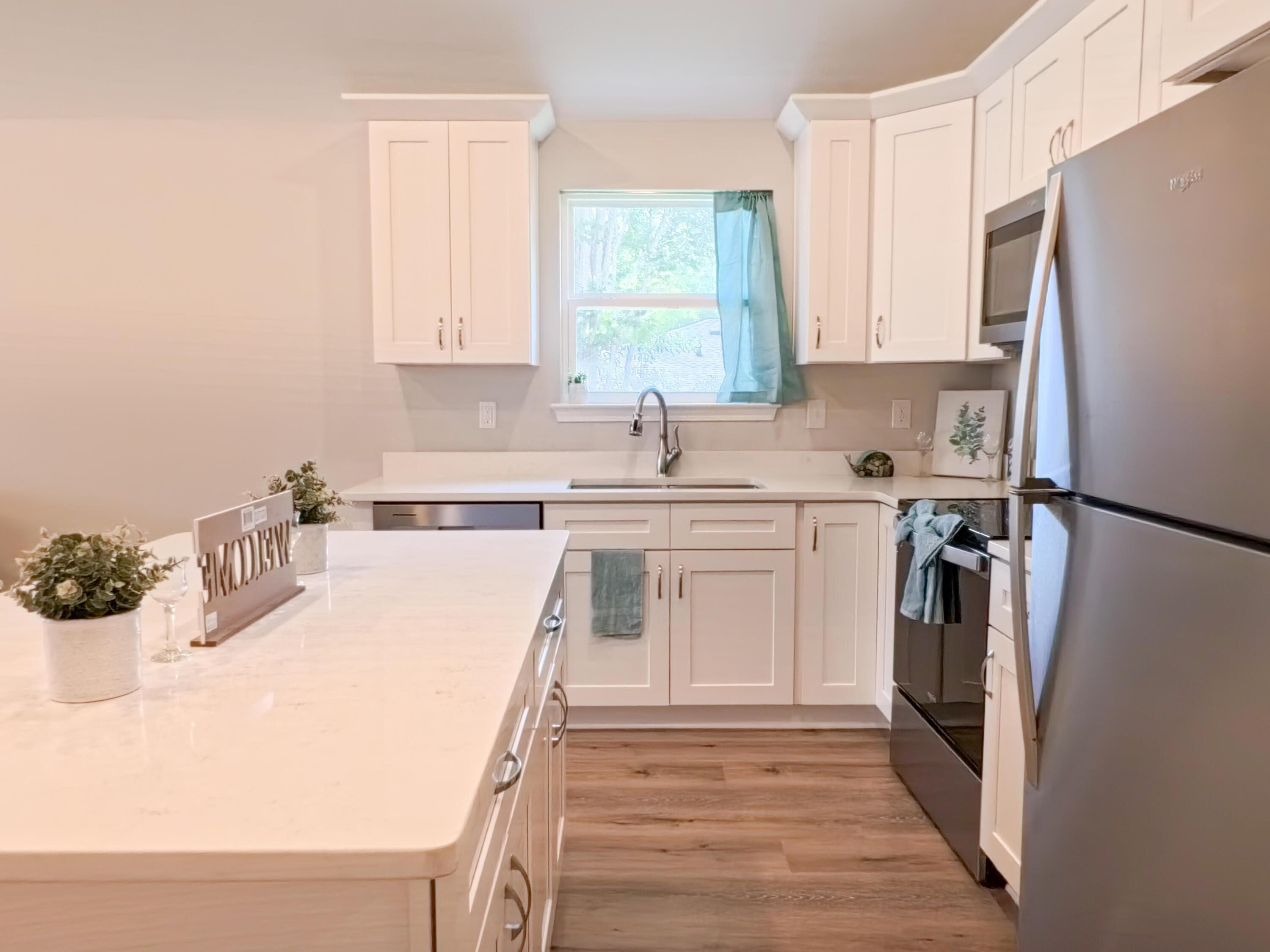 3158 Chestnut Street Crestview, FL 32539 - Photo 5 of 16 Kitchen