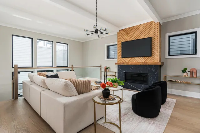 $1,925,000 | 2203 West Huron Street, Chicago, IL 60612